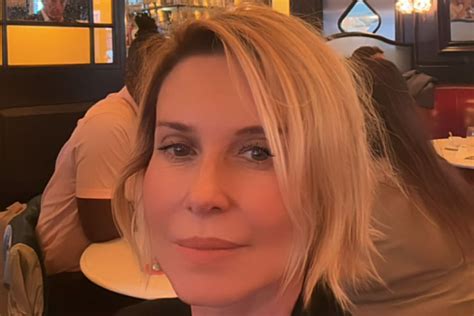 Paula Burlamaqui passa por cirurgia no quadril e fala sobre .
